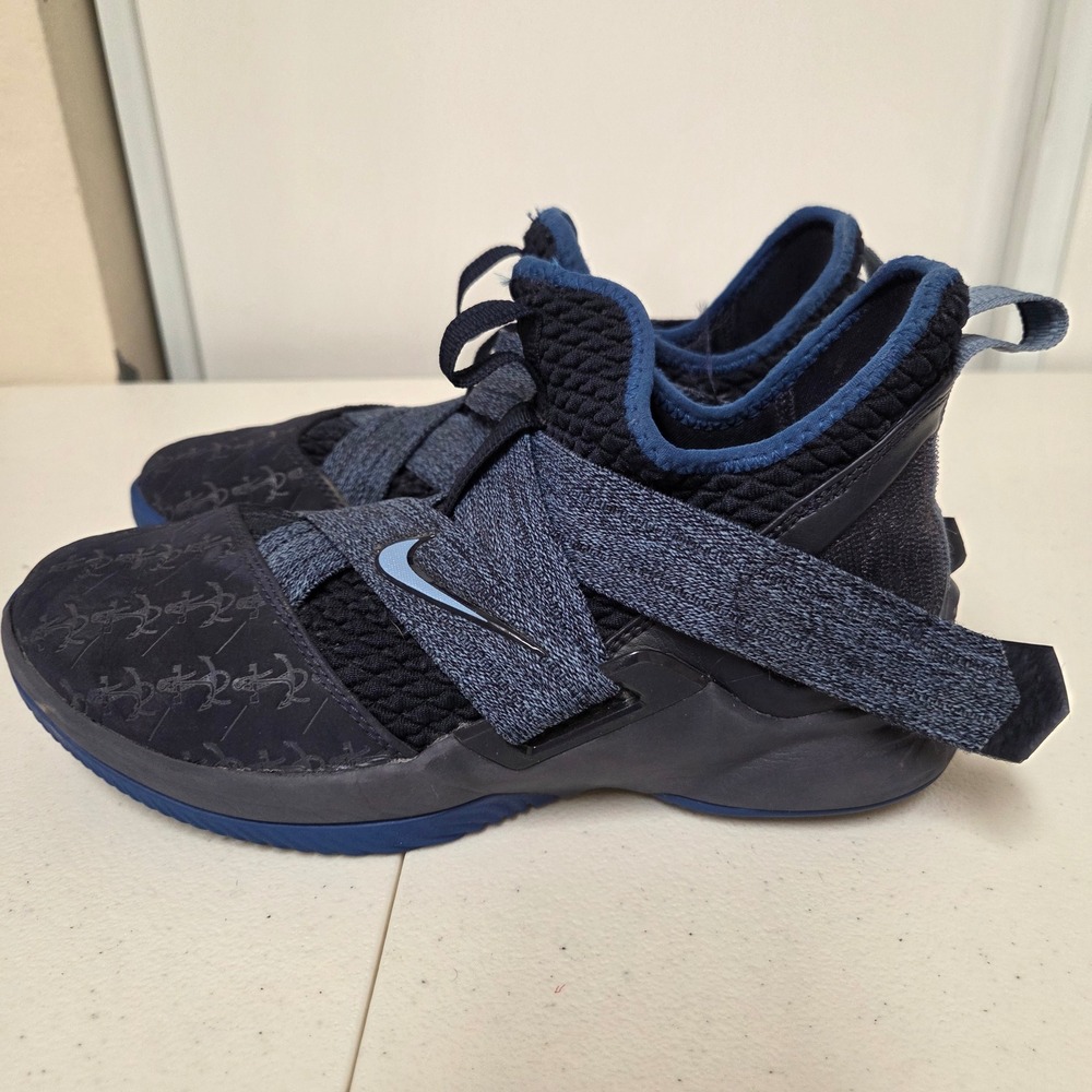 Nike LeBron Soldier 12 GS Midnight Navy Blue Basketball Shoes AA1352-400 Size 6Y